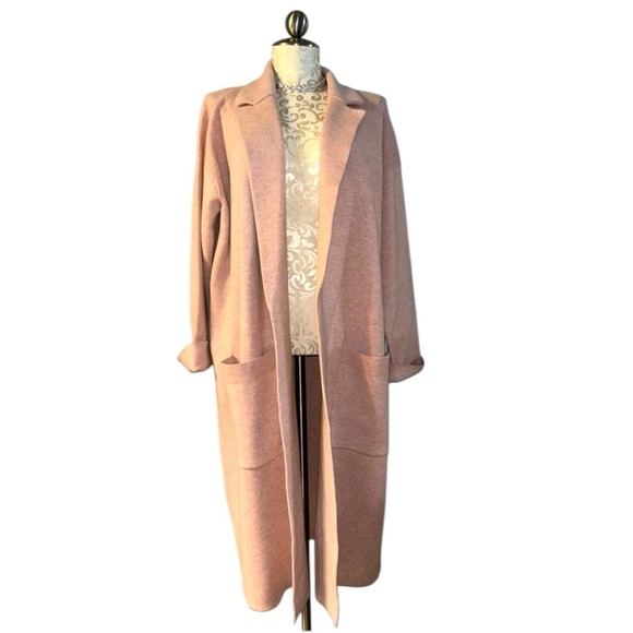 J. Crew Sweaters - J.CREW CARDIGAN SWEATER Size Large
35% Cotton 35% Polyester 30% Merino Wool